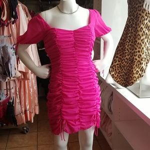 CUTE!! Fuchsia scrunched dress